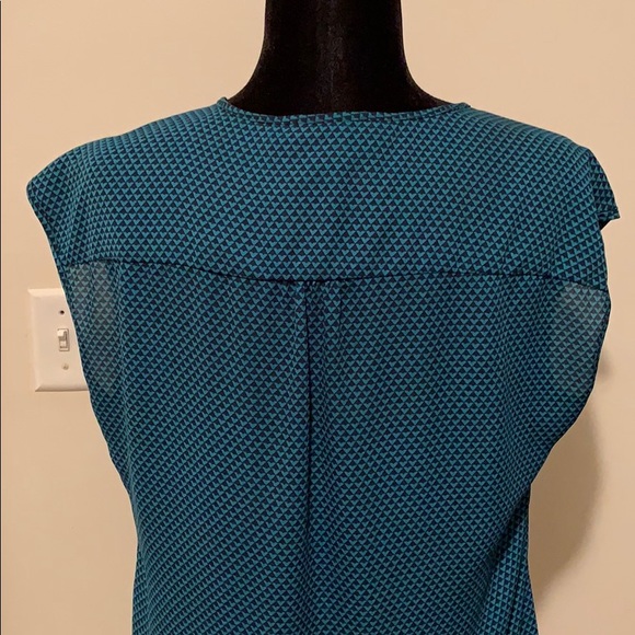 Turquoise patterned blouse! - Picture 3 of 3